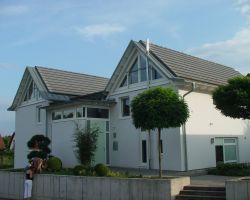 Fotograf: Seepe und Hund Architekten Einfamilienhaus Eingang weiter weg