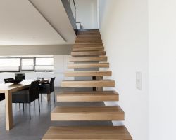Fotograf: Seepe und Hund Architekten Haus am See Treppe