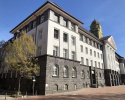 Fotograf: Seepe und Hund Architekten Stadthaus Nord Fassade von Links